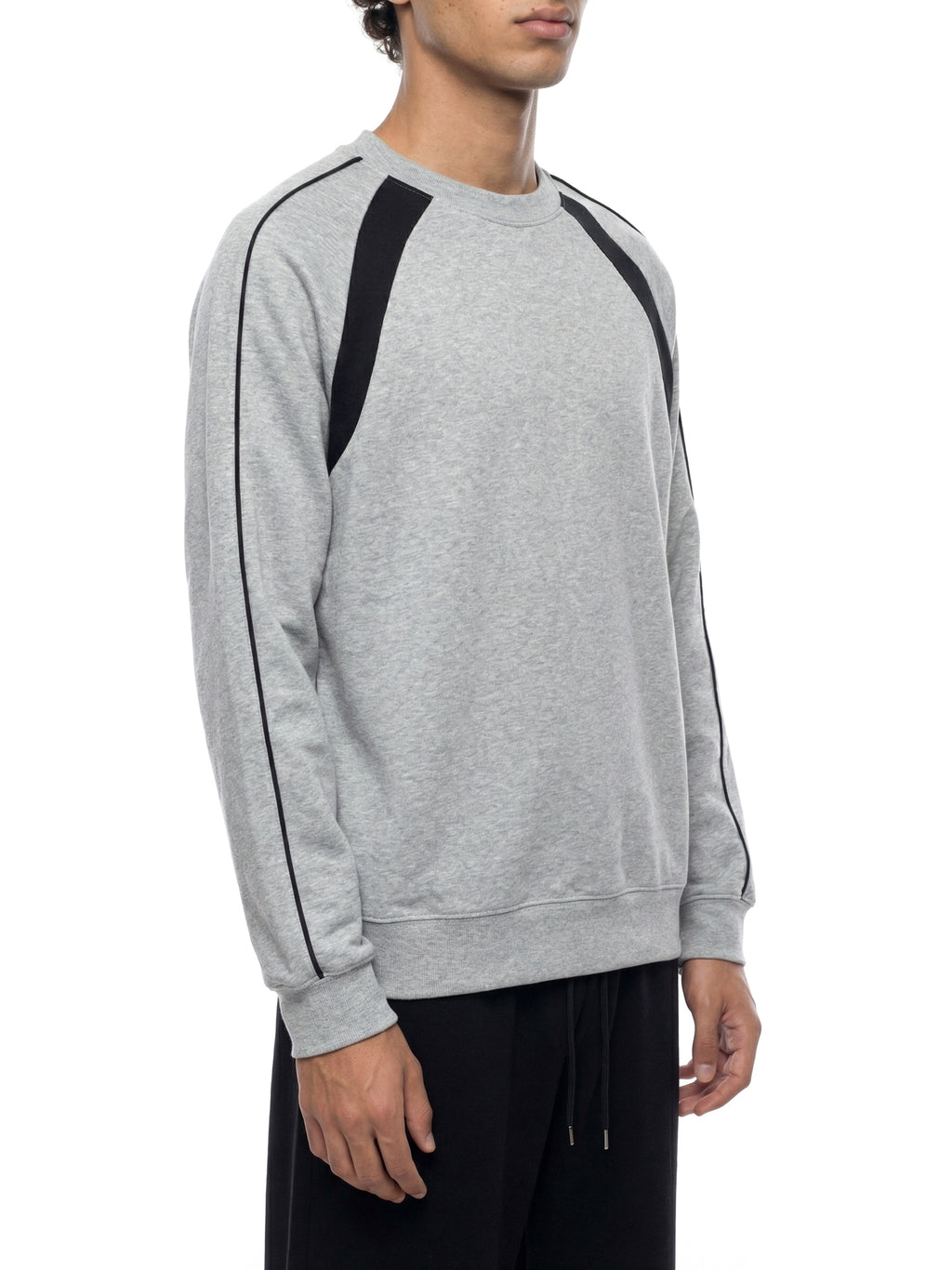 UNISEX RAGLAN CREW SWEATSHIRT – EVERYDAY COMFORT FIT (PREMIUM LAYERING ESSENTIAL)